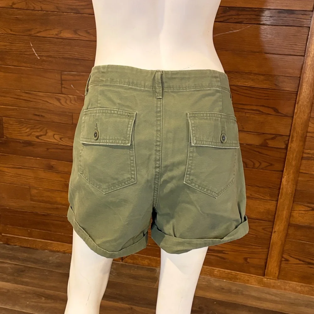 Old Navy Olive Utility Roll-Cuff Shorts - Picture 3 of 6